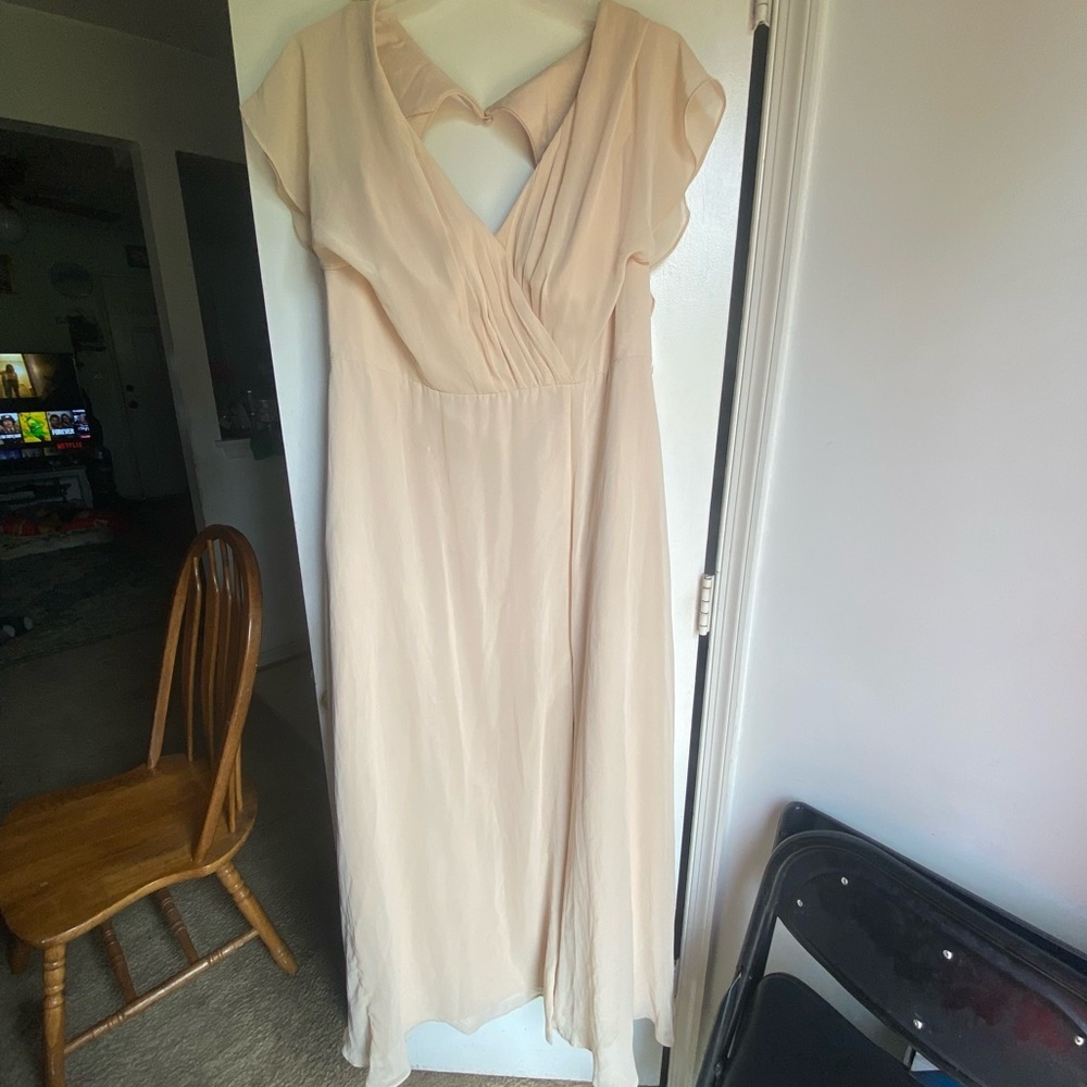 Azazie Cream Plunge‎ Gown with Flutter Cap Sleeves